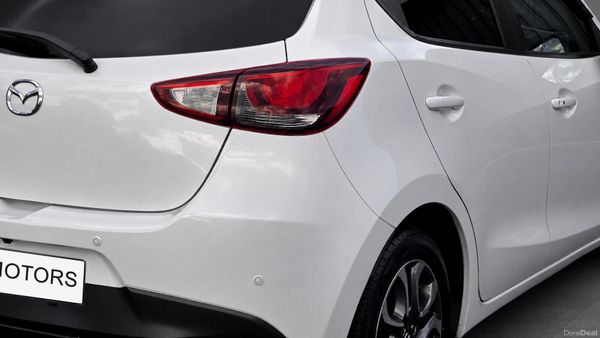 MAZDA DEMIO 1.5L Diesel Leather Interior 400747029