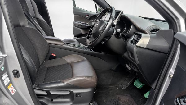 TOYOTA C-HR 1.8L HYBRID G-PACKAGE LEATHER INTERIOR 400747657