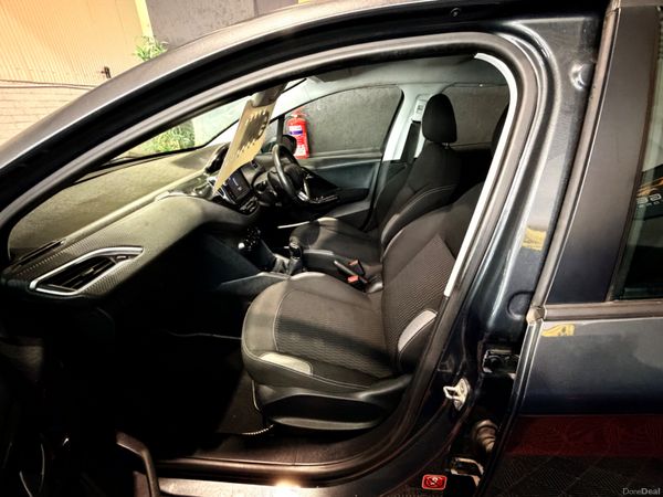 Peugeot 208 2016 400763669