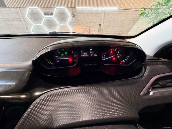 Peugeot 208 2016 400763677