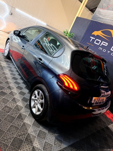 Peugeot 208 2016 400763683
