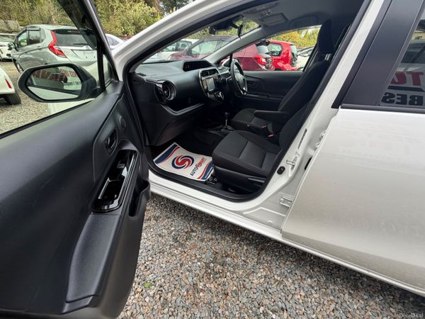 Toyota Aqua 2021 **LowMilage ** 400769775