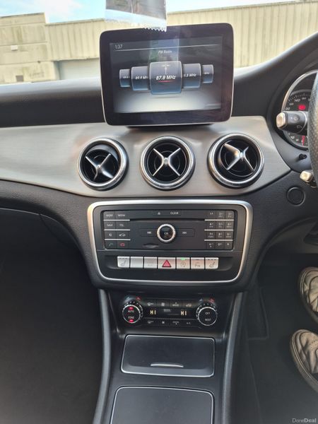 2017 Mercedes 180 CLA AMG Line 400712575