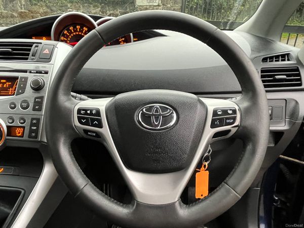 Toyota Verso  1.6 Valvematic Aura. New nct 400735889