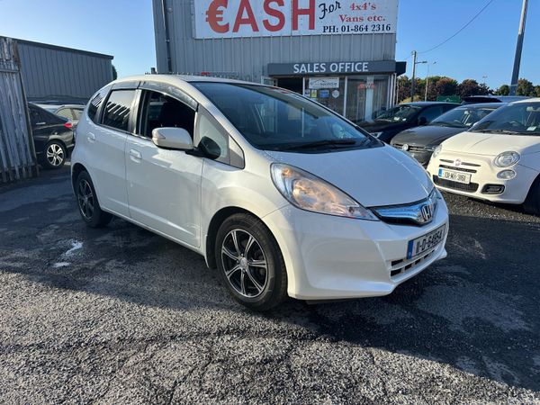 Honda Fit /Jazz petrol Hybrid Auto petrol 400737943