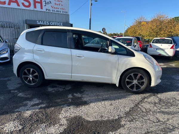 Honda Fit /Jazz petrol Hybrid Auto petrol 400737951