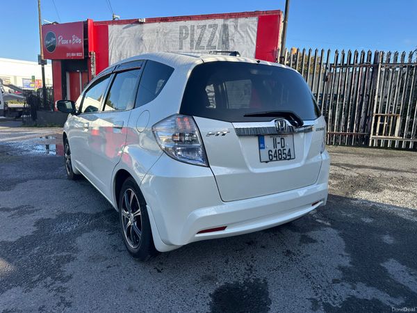Honda Fit /Jazz petrol Hybrid Auto petrol 400737957