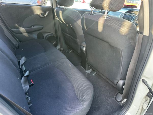 Honda Fit /Jazz petrol Hybrid Auto petrol 400737967