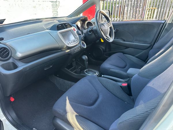 Honda Fit /Jazz petrol Hybrid Auto petrol 400737971