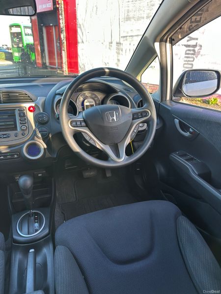 Honda Fit /Jazz petrol Hybrid Auto petrol 400737979