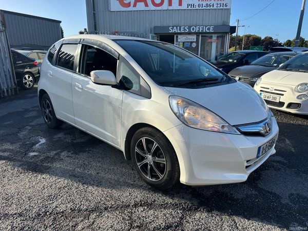 Honda Fit /Jazz petrol Hybrid Auto petrol 400737995