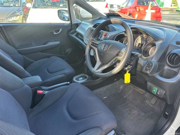 Honda Fit /Jazz petrol Hybrid Auto petrol 400737997