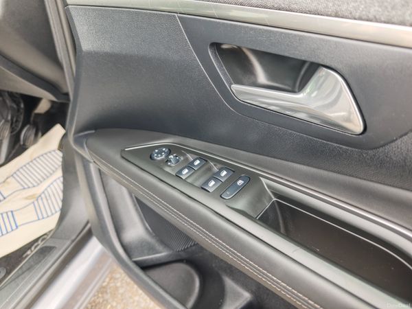 Peugeot 3008 2018 400863047