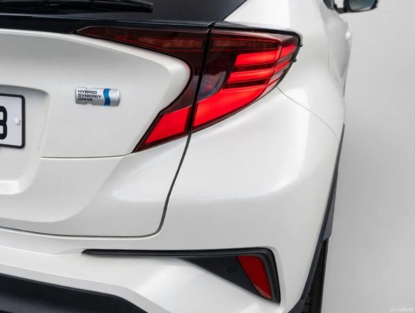 2020 Toyota C-HR Hybrid Automatic 400827259
