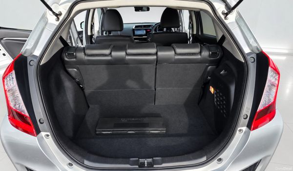 Honda Fit 1.5L Hybrid | L-Package | **Lowe Mileage 400839823