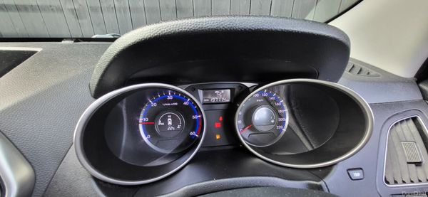 11 HYUNDAI IX35..LOW KM..NCT TODAY..VERY CLEAN 400949203