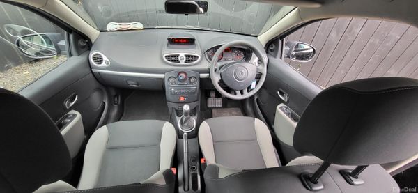 12 CLIO ... VERY LOW KM, 60KM.. NCT TODAY .. 400952795