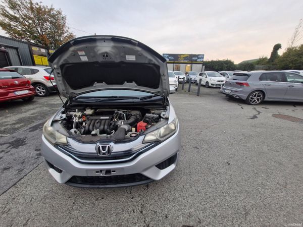 2014 Honda Fit 1.5L Hybrid Automatic Low Mileag 400988305