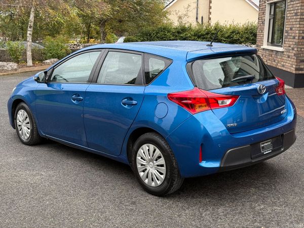 Low km 2014 Toyota Auris! 400913705