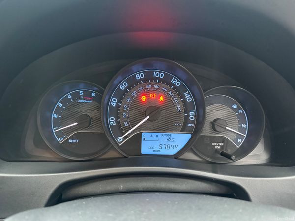 Low km 2014 Toyota Auris! 400914273
