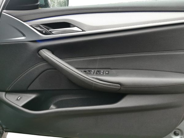 BMW 5-Series 2.0  M SPORT Edition 2019 400934779