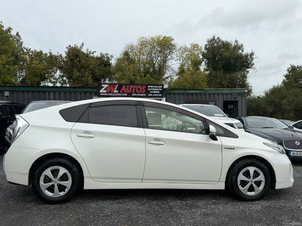 2014 Toyota Prius Hybrid 401091795