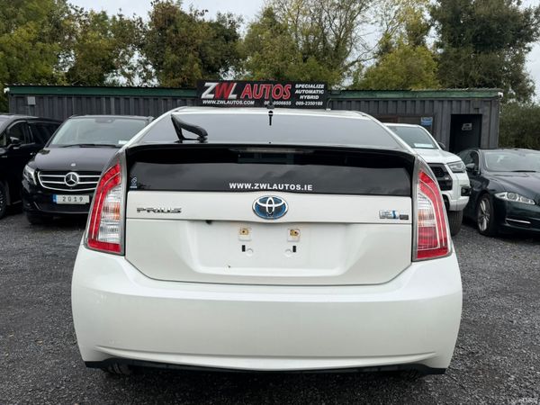 2014 Toyota Prius Hybrid 401091809