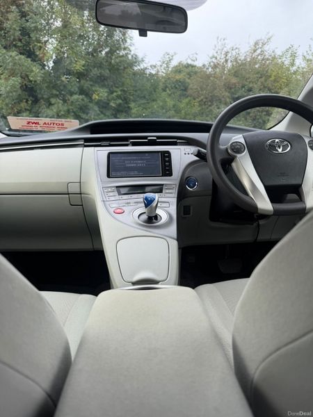 2014 Toyota Prius Hybrid 401091823