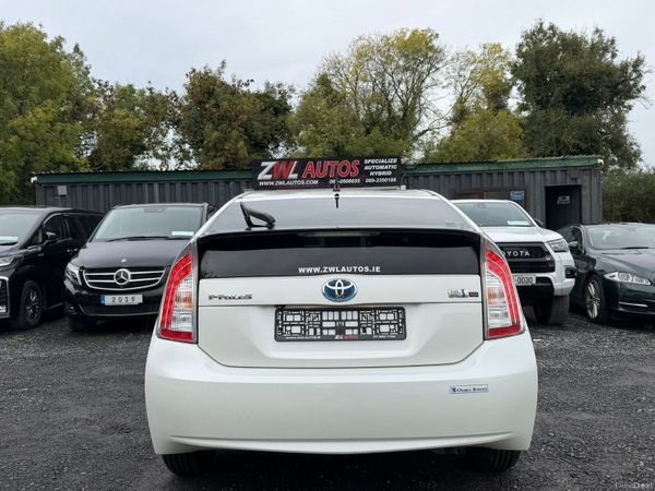 2015 Toyota Prius Hybrid 401092569