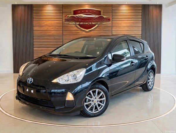 2013 Toyota Aqua Hybrid.Auto 401004475