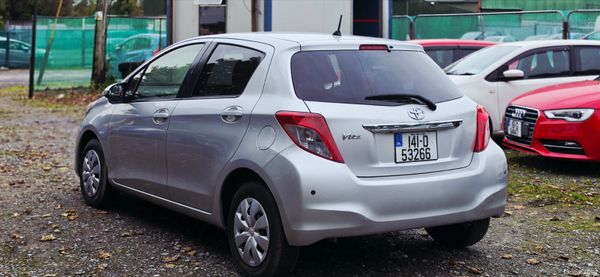 Toyota Vitz 2014 401142391