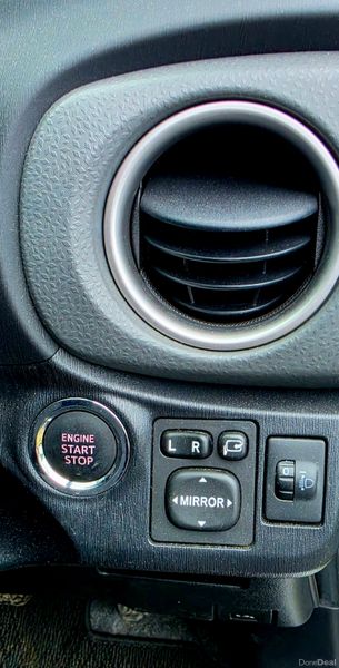 Toyota Vitz 2014 401142803