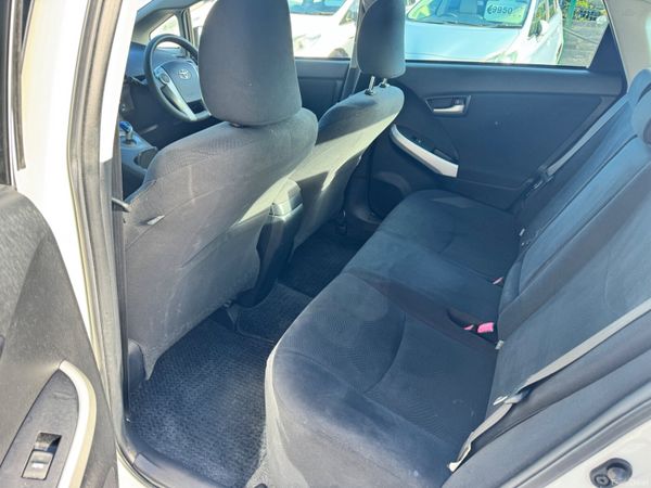 Toyota Prius 2014 401179861