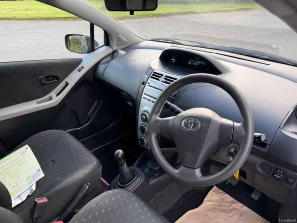 Toyota Yaris 2007 401124841