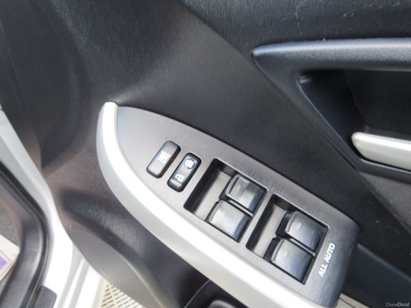 Toyota Prius 2015 HYBRID PETROL NCTD 8/27 401132027