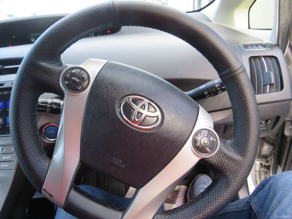 Toyota Prius 2015 HYBRID PETROL NCTD 8/27 401132035