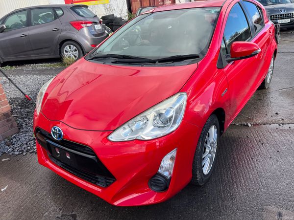 Toyota Aqua Hatchback, Petrol Hybrid, 2015, Red