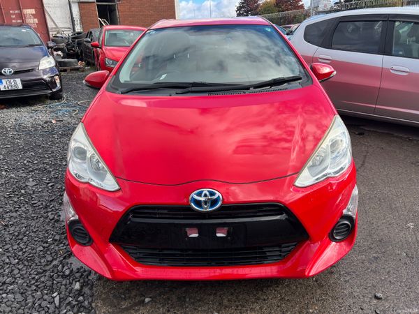 2015 Toyota Aqua, 3 of 16