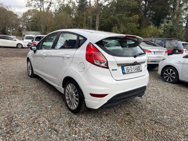 Ford fiesta **2015** 401482973