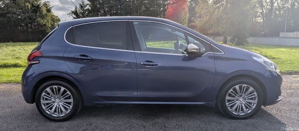 Peugeot 208 Allure / NCT & TAX 401419537