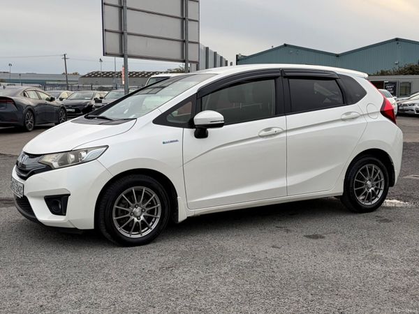 2014 Honda Fit 1.5 GP5 HYBRID AUTO NCT 09/27 401570525