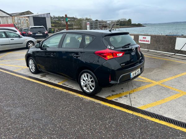 Toyota Auris 2014 401507629