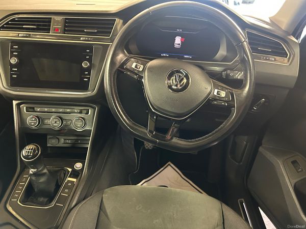2018 VOLKSWAGEN TIGUAN HIGHLINE PANORAMIC SUNROOF 401752479