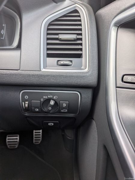 Volvo XC60 R-Design/FULL SERVICE HISTORY/NEW NCT 401960653