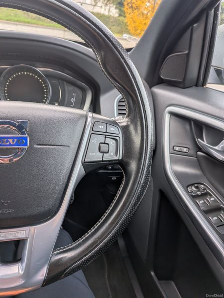 Volvo XC60 R-Design/FULL SERVICE HISTORY/NEW NCT 401960655