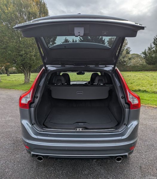 Volvo XC60 R-Design/FULL SERVICE HISTORY/NEW NCT 401960619
