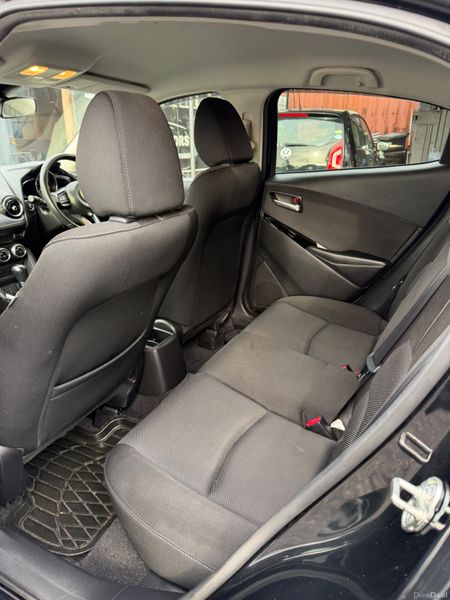 Mazda Demio Automatic 402040441
