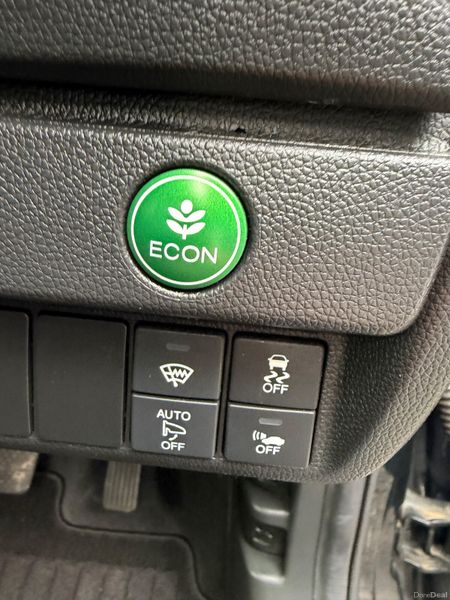 Honda Fit Hybrid Automatic 402045209