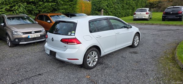 172 golf auto mk7.5. 33k km. 402048307