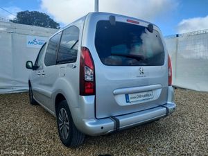 Wheelchair Car - Image 4